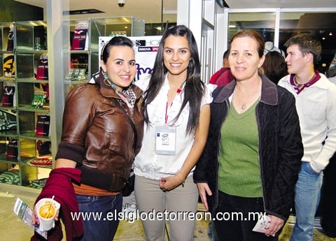 15112009 Rosa y Angélica Cruz.