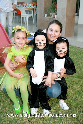 15112009 Celina, José Pablo, Isabela y José Andrés.