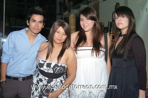 22112009 Ángel Bermejo, Maydi Wong, Eli Martínez y Berenice Núñez.