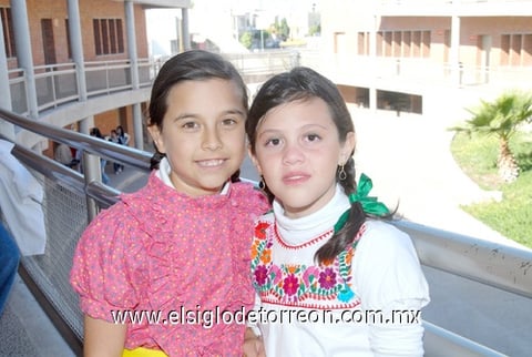 22112009 Andrea González y Marifer Delgado.