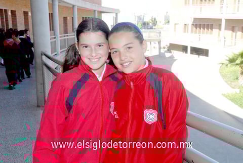 22112009 Samantha Salazar y Mariángel Peña.