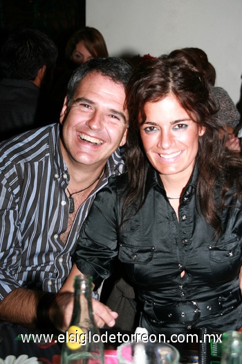 19112009 Ricardo Karam y Viri Uribe.