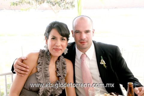 22112009 Leticia Castillo de Vivar y Rodrigo Vivar.