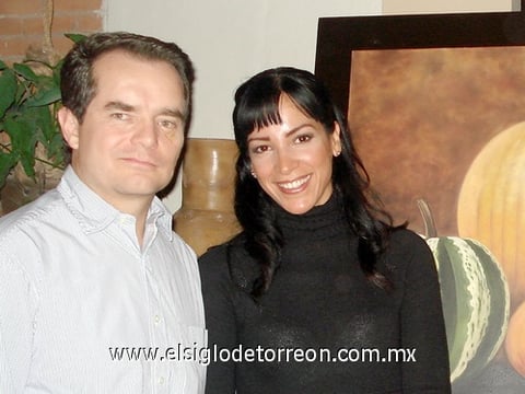 22112009 Jorge Torres acompañó a su esposa Ana Lucía de Torres en la presentación de sus obras.