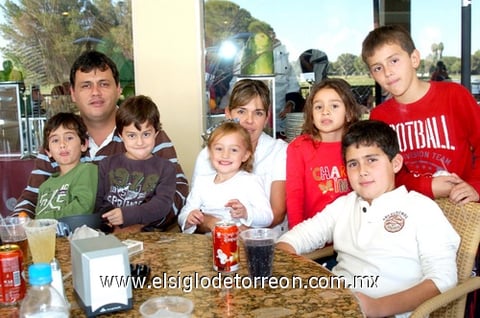 24112009 Héctor, Cathy, Héctor, Patricio, Fernando, Alejandro, Renata y Rebeca.