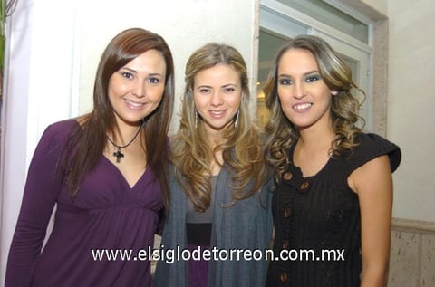 24112009 Yunué, Ana Lucía y Fernanda.