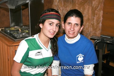 24112009 Karla Llamas y Soad Silva de Llamas.