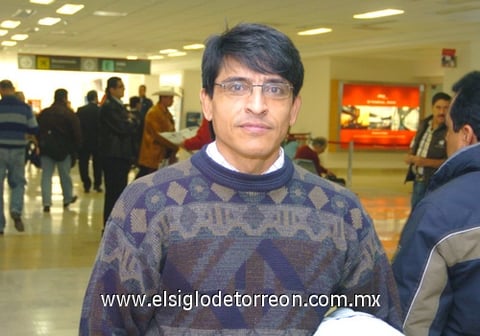 24112009 Hermosillo. Erón Vargas viajó para estar presente en un simposium.