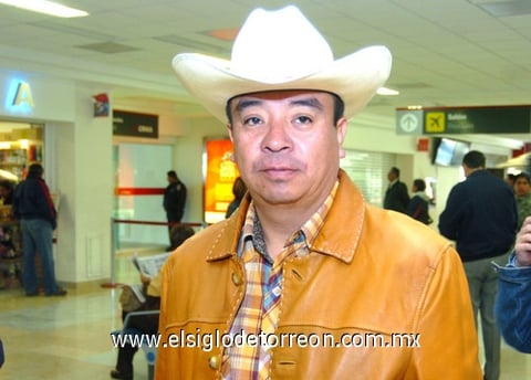 24112009 Ciudad Juárez. Gustavo de León Muñiz realizó un viaje para tratar asuntos personales.