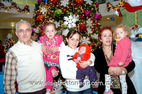 25112009 Javier, Alicia, Lourdes, Pablo, Mayalen y Lulú.