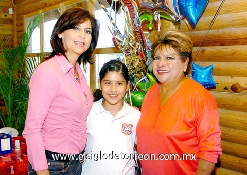 25112009 Daniela Alejandra Sánchez Seceñas fue festejada al cumplir 11 años por su mamá, Sra. Maru Seceñas y su abuelita Alicia Salas.