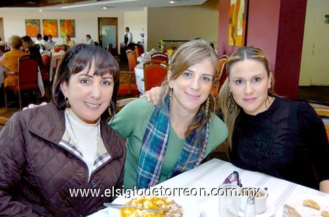 25112009 Ana Isabel, Jisela y Pily.