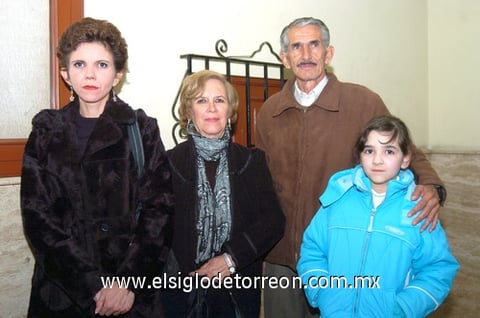28112009 Carmen Cháirez, Mayra Estrada y Manuel Leyva.