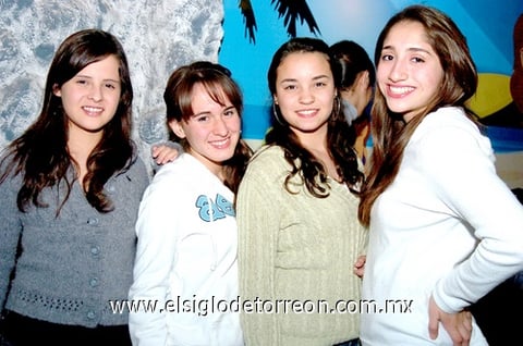 29112009 La gozan. Ale Mota, Karla Reyes, Valeria Madinaveitia y Rocío Nares.