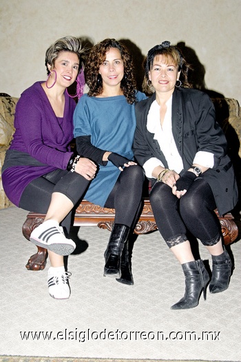 29112009 Alicia Rendón, Tere Monroy y Mavis Méndez.