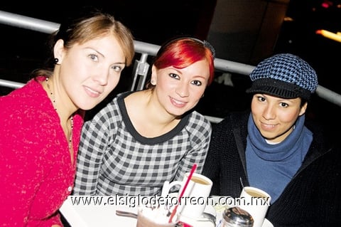29112009 Luciene Quirino, Ely Salinas y Rosy de Gómez.