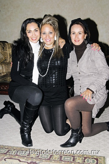29112009 Claudia Cárdenas, Claudia Estrada y Maribel Cabrera.