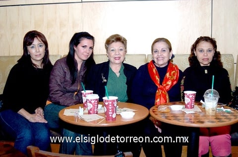 29112009 Sofía Pérez, Sofía Garza, Nishme Darwich, Cecy Ávalos y Alma Villalobos.