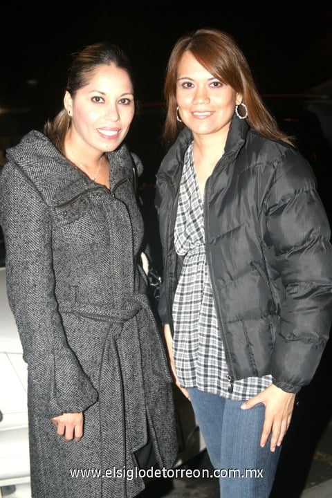 01122009 Érika Lozano y Egla Cortez.