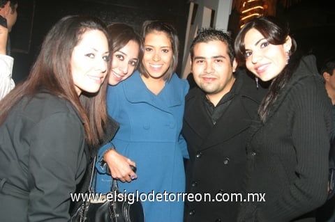 01122009 Paola Azpilcueta, Ale Santibáñez, Ely Román, Luis Mario Rebolloso y María González.