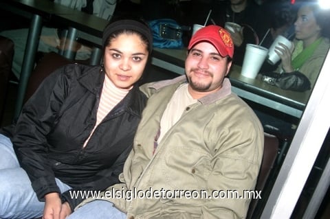 01122009 Martha Rodríguez y César González.