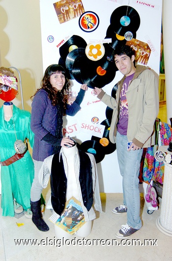 02122009 Cristina Flores y David Cardona.