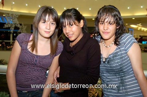 03122009 Angie, Ana Cristina y Karen Eunice.