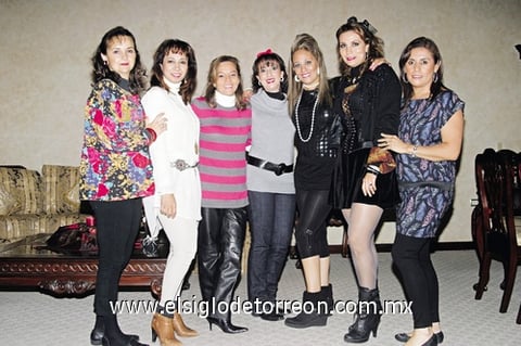 02122009 Araceli Martínez Mercado celebró su cumpleaños rodeada por sus familiares y amigos.