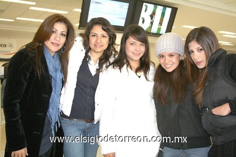 04122009 Acapulco. Mar Acosta, Lorena Cerna, Caro Portillo, Briseida Arrañaga y Luz Elena Acosta.