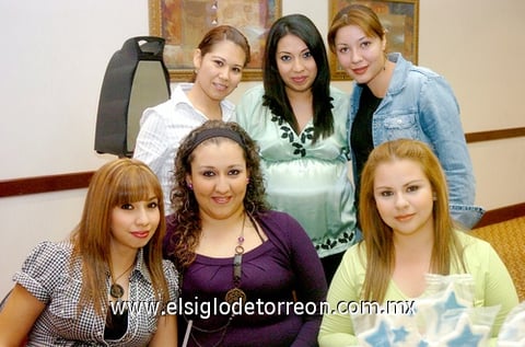 05122009 Estrella Orozco Rodríguez en compañía de algunas damas asistentes a la fiesta de canastilla organizada en su honor, ya que nacerá su segundo bebé.