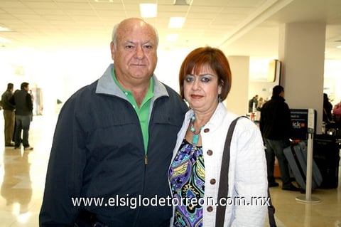05122009 Distrito Federal. Luis Enrique y Teresa de Hernández.