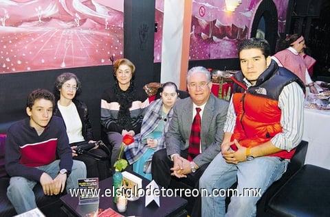 06122009 Alberto, Gaby, Ángeles, Rosy, Armando y Armando Navarro.