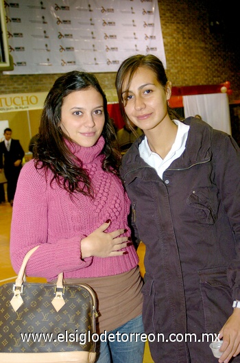07122009 Karla Loza y Silvia Porragas.