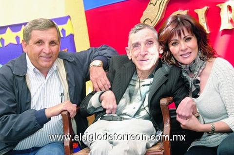 07122009 Eduardo Flores de la Fuente, Toño Flores y Dora de Flores.