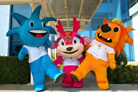 Las tres mascotas oficiales de los Juegos Panamericanos Guadalajara 2011 realizaron una visita relámpago a la capital del país.