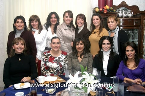 04122009 Liliana, Paola, Cristy, Gaby, Amelia, Caro, Geno, Chacha, Arlette, Karla y Bárbara, presentes en el cumpleaños de Angélica Gallegos.