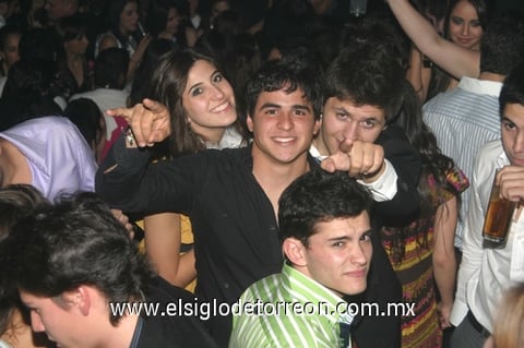 04122009 Diversión al máximo. Laguneros derrocharon alegría.