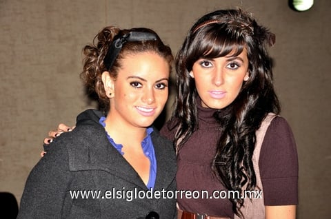 04122009 Paola Alberú y Cristina Pérez.