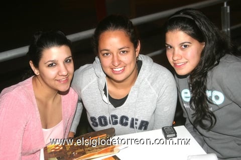 04122009 Maricarmen Milán, Beatriz Salas y Margarita López.