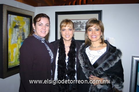 04122009 Gaby Sepúlveda, Bety Nieto y Nury Ramos.