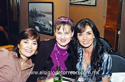 04122009 Alejandra de la Rosa, Rocío de Dugay y Daniela de Murra.