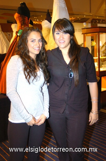 14122009 Cynthia Rodríguez y Cynthia Lara.