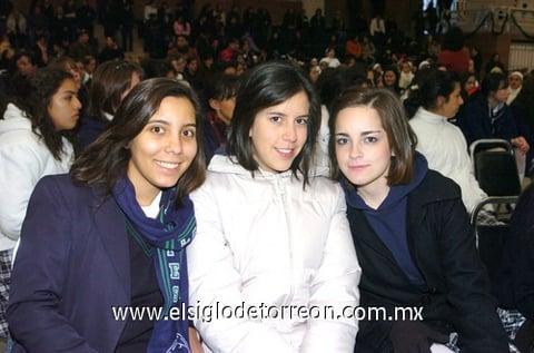 12122009 Elena, Cristy y Julia.