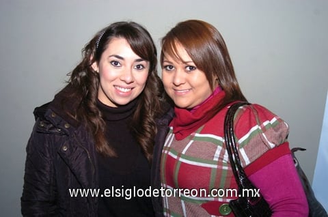 12122009 Ana Cris Wong y Ana Paula de la Parra.