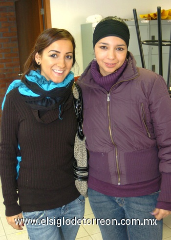 12122009 Talía Gutiérrez y Grace Hernández.