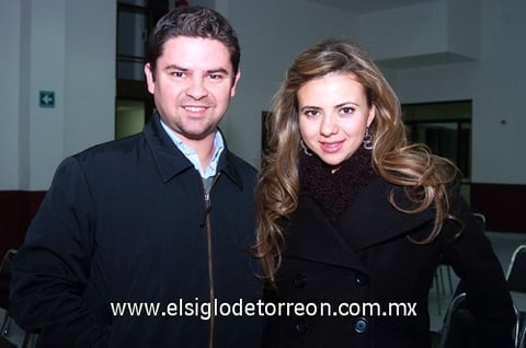 09122009 Bernardo Muñoz y Yanue Acuña.