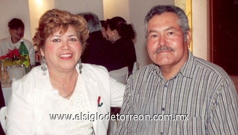 12122009 Guadalupe Elva Ocón y Ramiro Hernández.