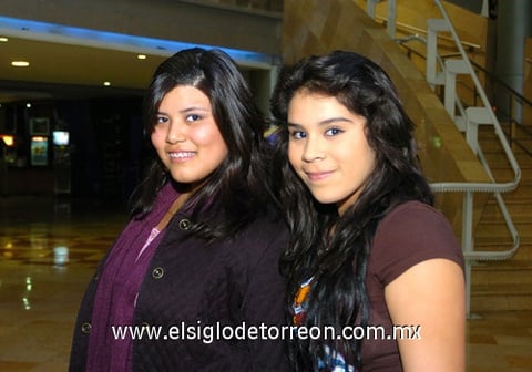 10122009 Diana Castro y Kasandra Carbajal.