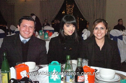 09122009 Antonieta Delgado, Zulema Ávila y Gerardo Corrales.