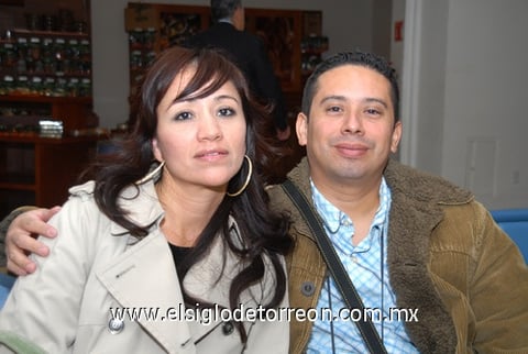 09122009 California. María del Refugio Valenzuela y Néstor Osiel Vargas se fueron de paseo a Sacramento.